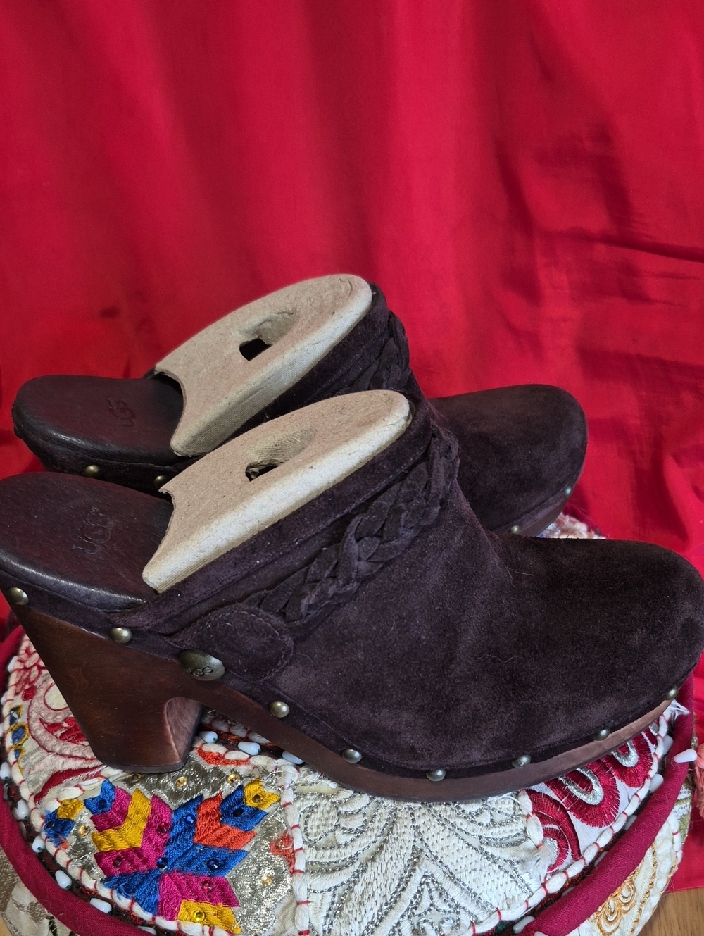 UGG Clogs - Picture 2 of 10